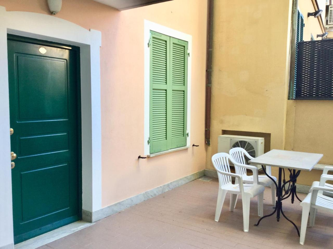 La Villetta Appartamenti Per Vacanze Finale Ligure Bagian luar foto