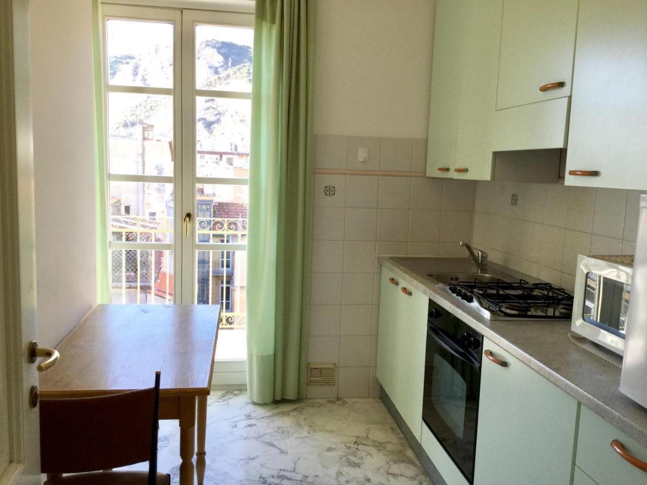 La Villetta Appartamenti Per Vacanze Finale Ligure Bagian luar foto