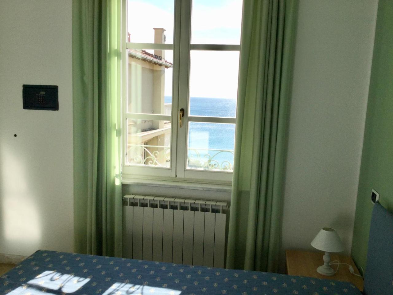 La Villetta Appartamenti Per Vacanze Finale Ligure Bagian luar foto