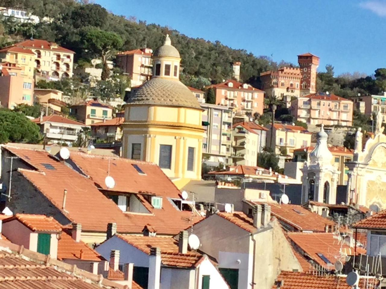 La Villetta Appartamenti Per Vacanze Finale Ligure Bagian luar foto