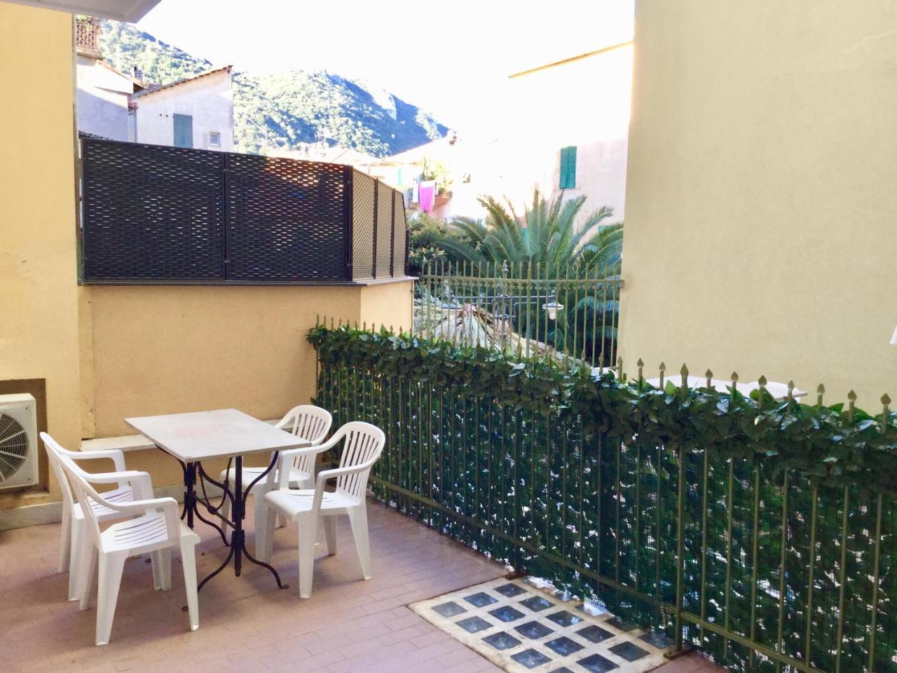 La Villetta Appartamenti Per Vacanze Finale Ligure Bagian luar foto