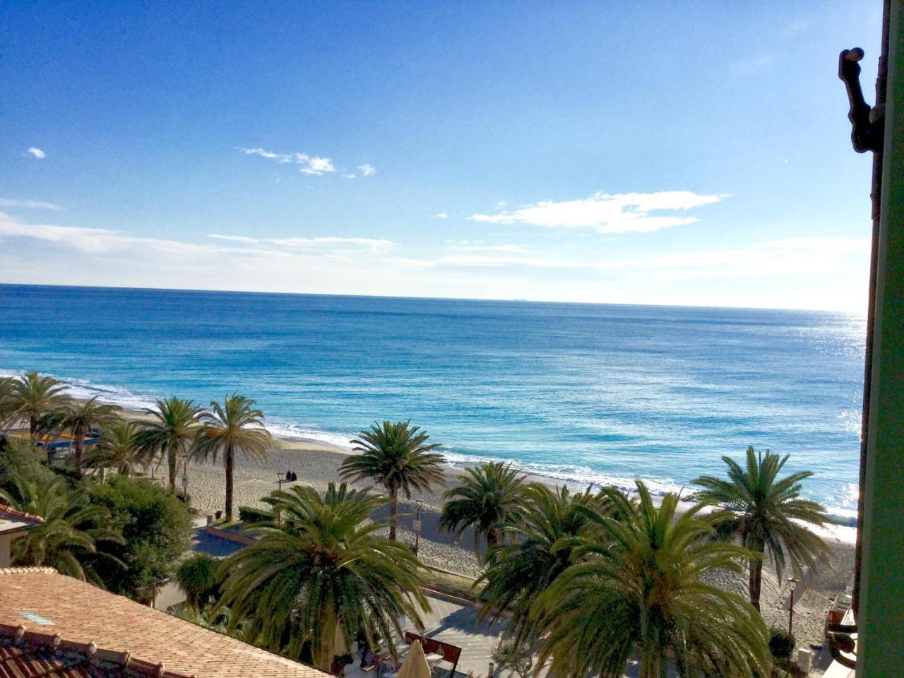 La Villetta Appartamenti Per Vacanze Finale Ligure Bagian luar foto