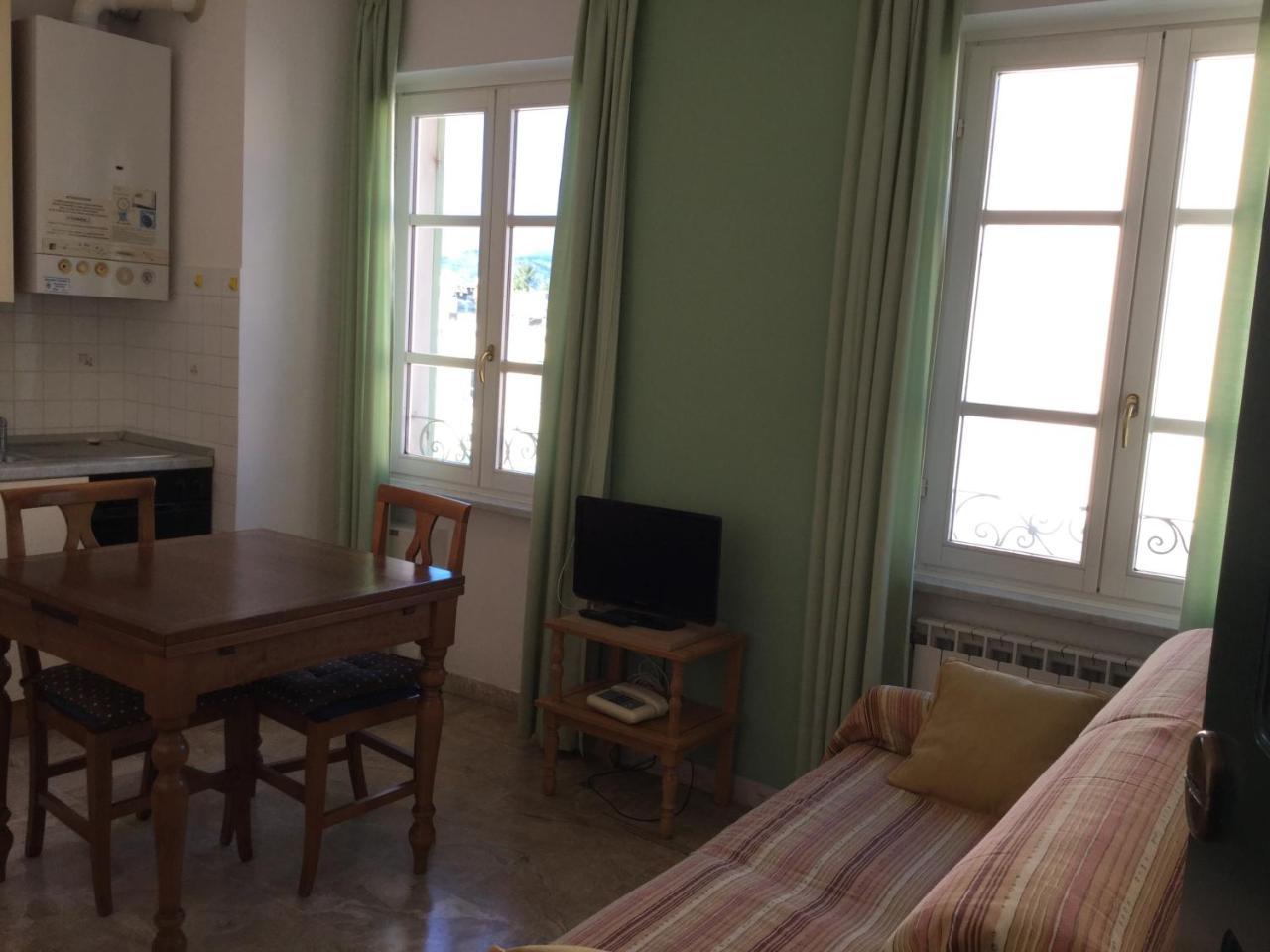 La Villetta Appartamenti Per Vacanze Finale Ligure Bagian luar foto