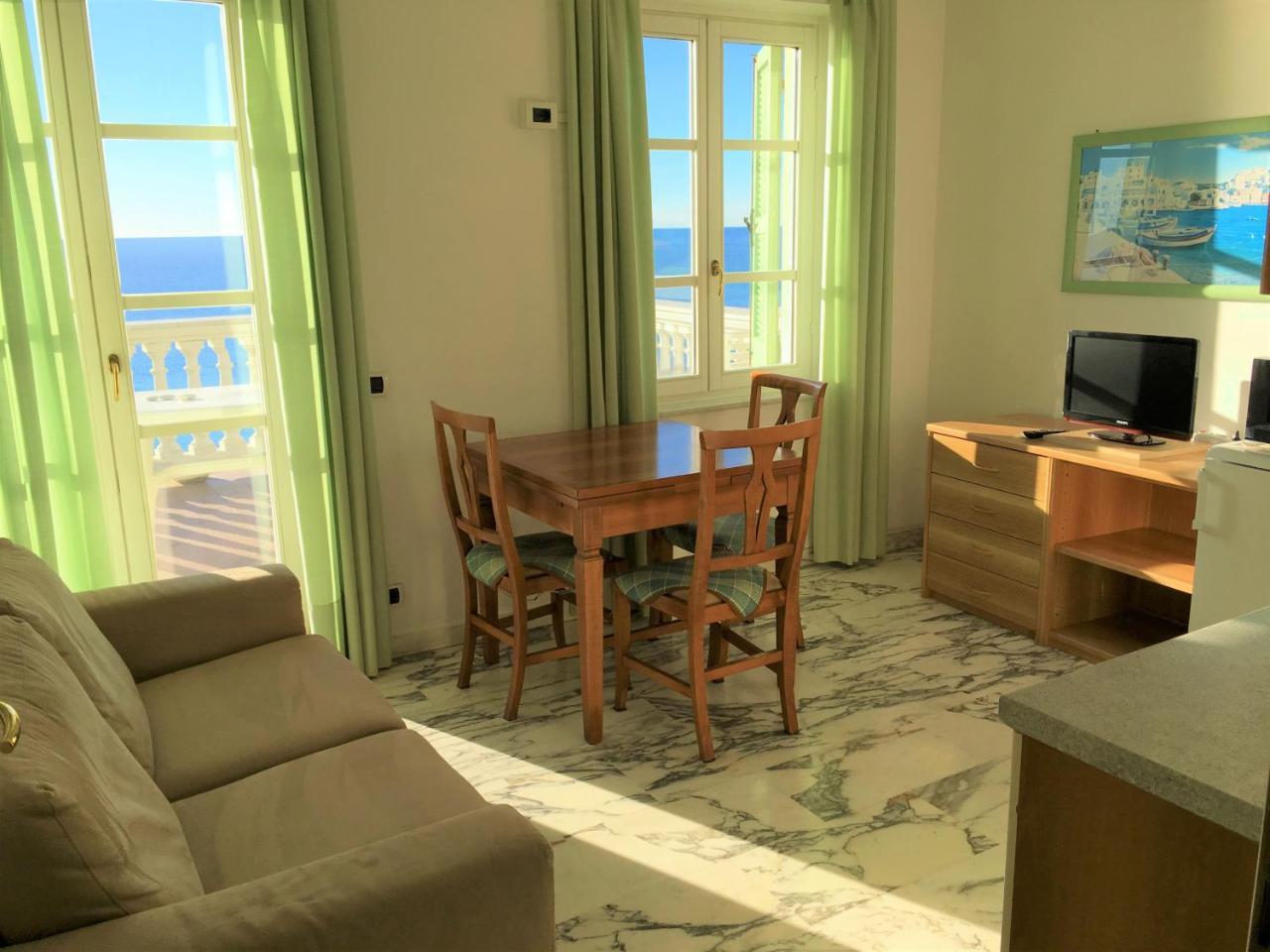 La Villetta Appartamenti Per Vacanze Finale Ligure Bagian luar foto