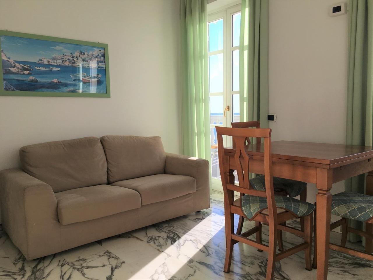 La Villetta Appartamenti Per Vacanze Finale Ligure Bagian luar foto