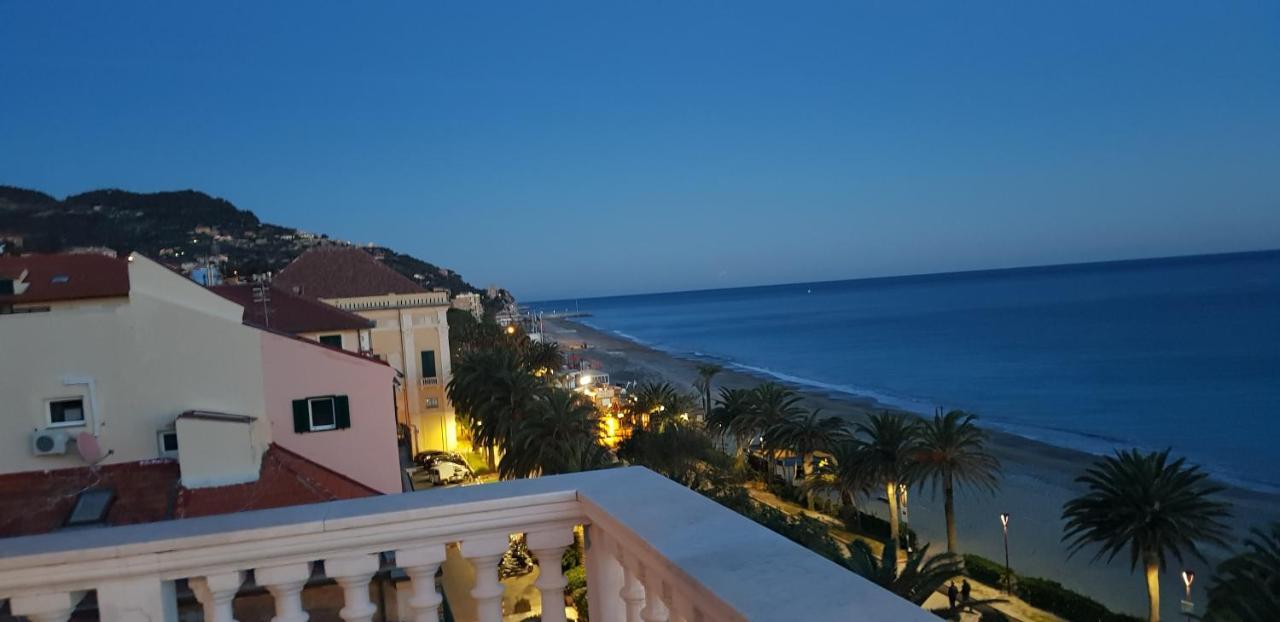 La Villetta Appartamenti Per Vacanze Finale Ligure Bagian luar foto
